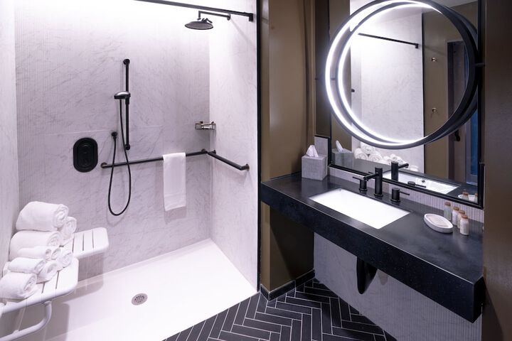 Hotel Indigo Columbus at Riverfront Place by IHG