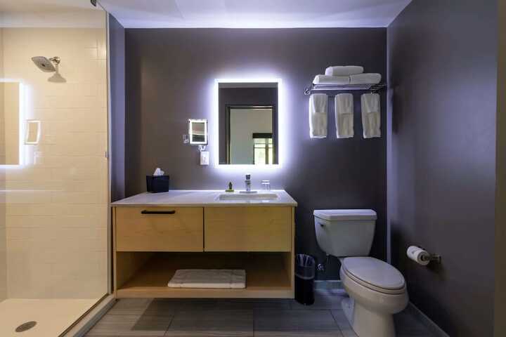 Room 13 of 68