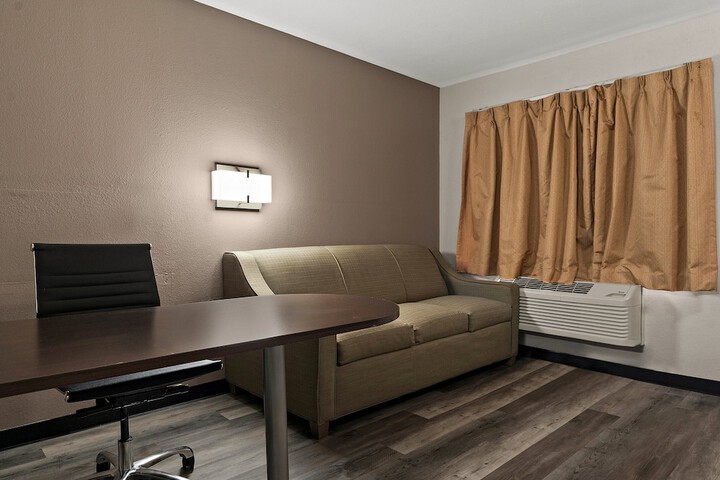 Room 25 of 33