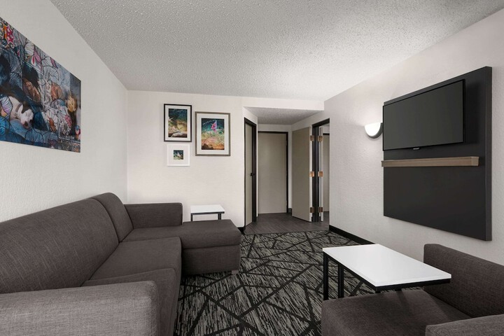 Room 25 of 56
