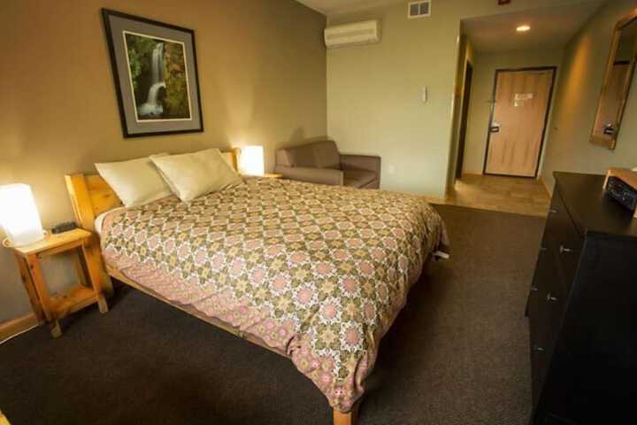 Room 12 of 18