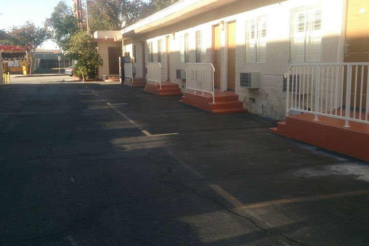 Budget Inn