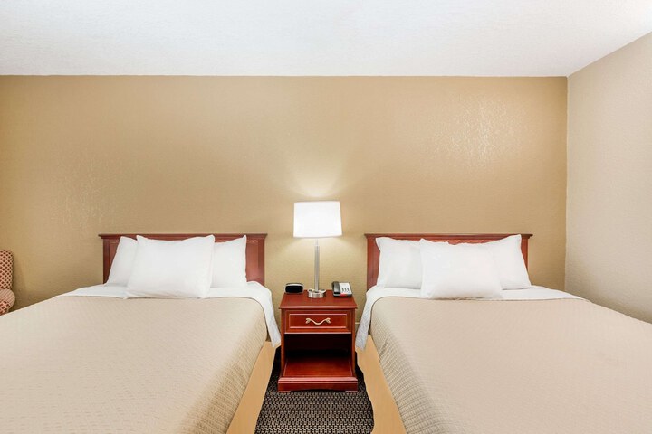 Room 12 of 21