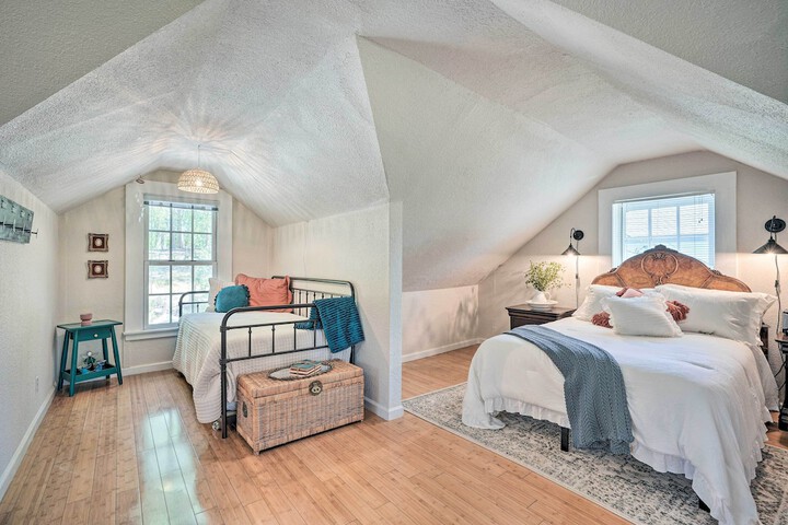 Downtown Nevada City 1900 Victorian Retreat!