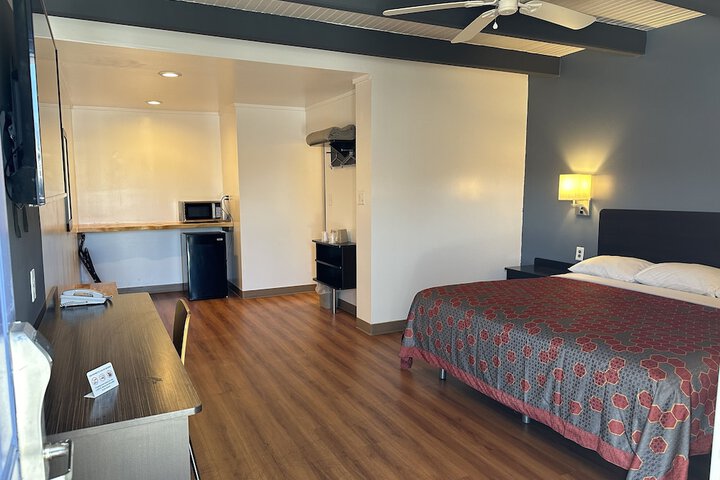 Room 12 of 21