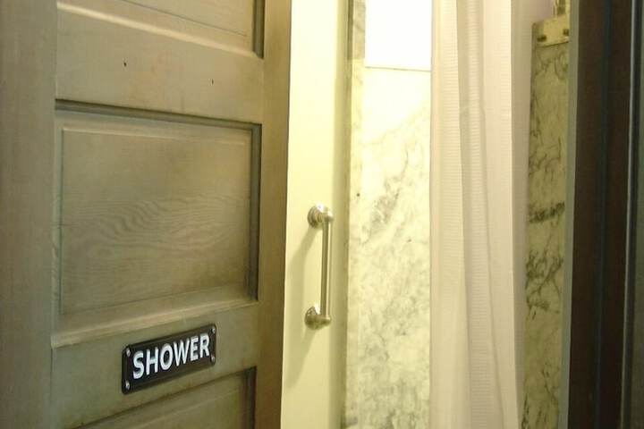 Room 43 of 68