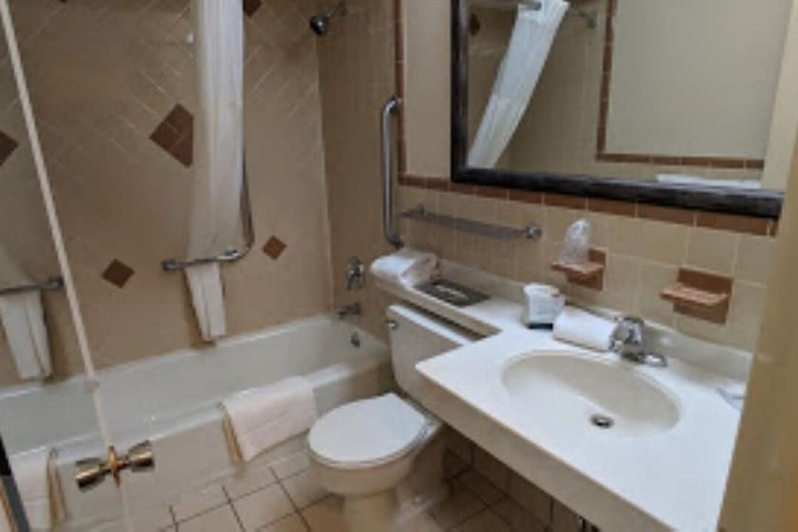 Room 9 of 21
