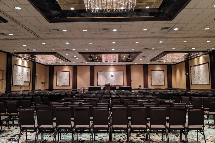 Crowne Plaza Knoxville Downtown University by IHG