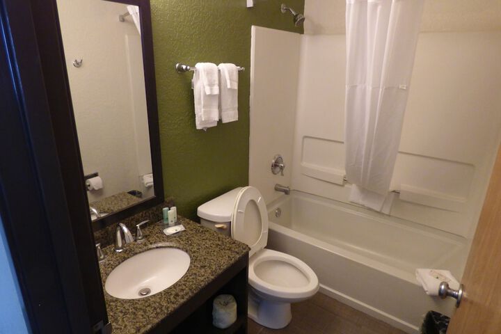 Quality Inn & Suites Leesburg Chain of Lakes