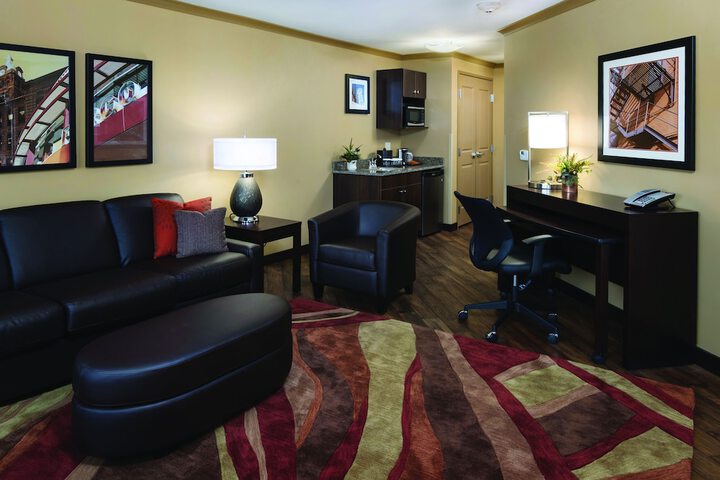ClubHouse Hotel & Suites - Fargo
