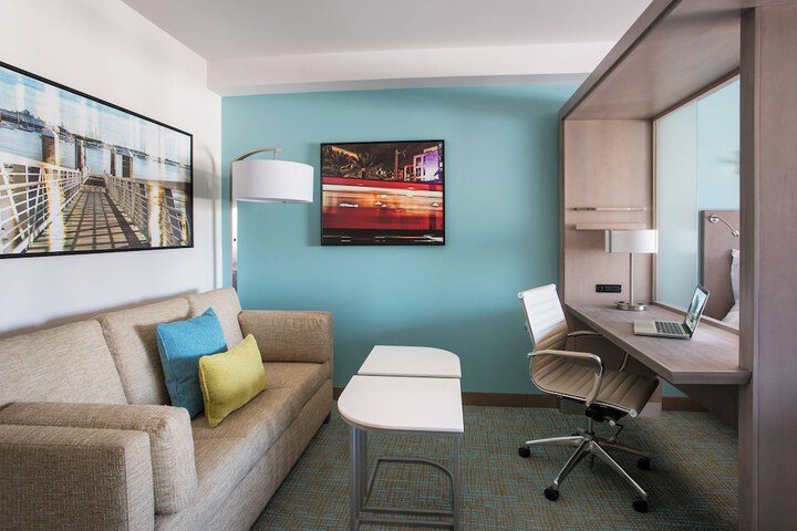 Room 9 of 35