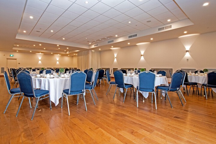 Ballroom/Hall 97 of 112