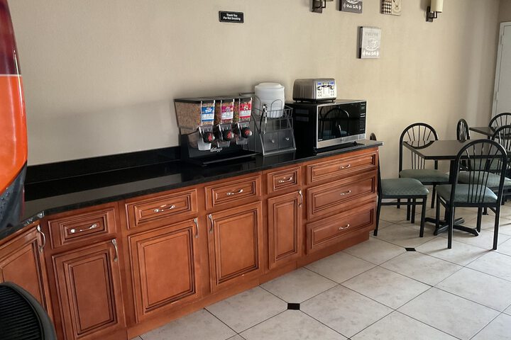 Super 8 by Wyndham Chattanooga / East Ridge