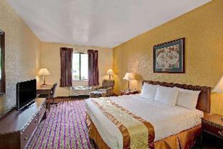 Room 26 of 39