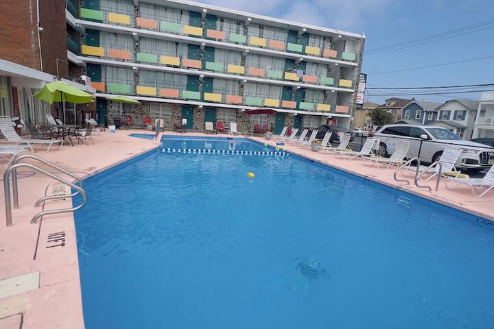 Pool 13 of 84