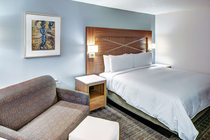Room 4 of 42