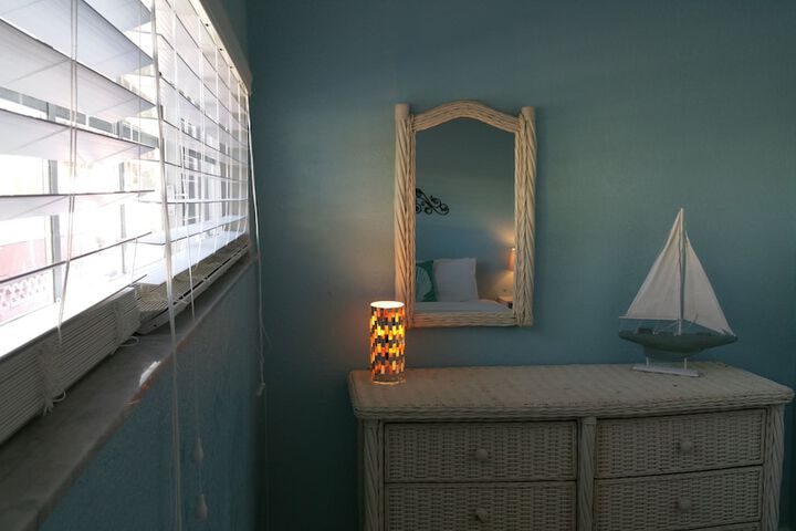 Room 30 of 83