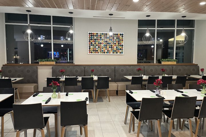 Dining 23 of 33