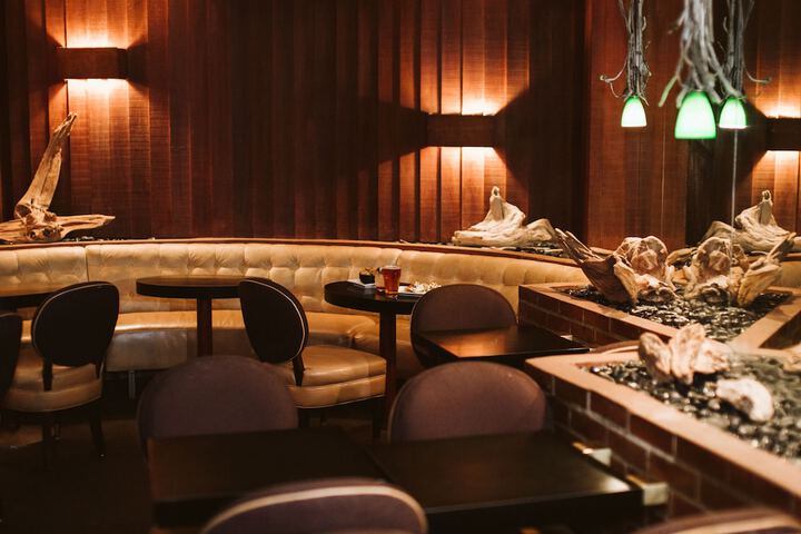 Lounge 45 of 60