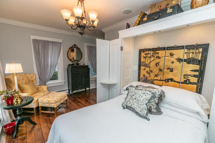 Riverside Gables Bed and Breakfast