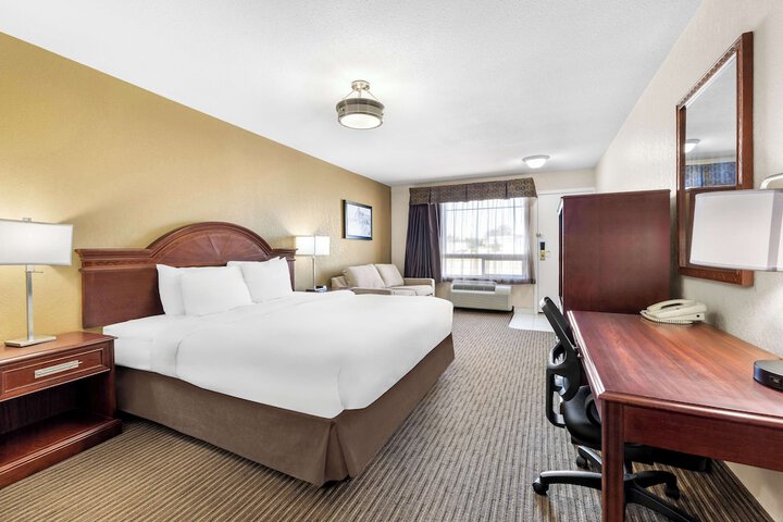 Room 41 of 46