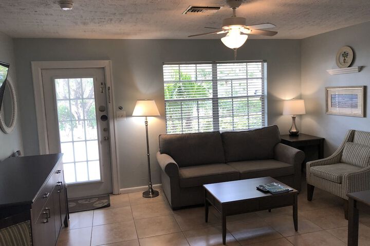 Marco Island Lakeside Inn