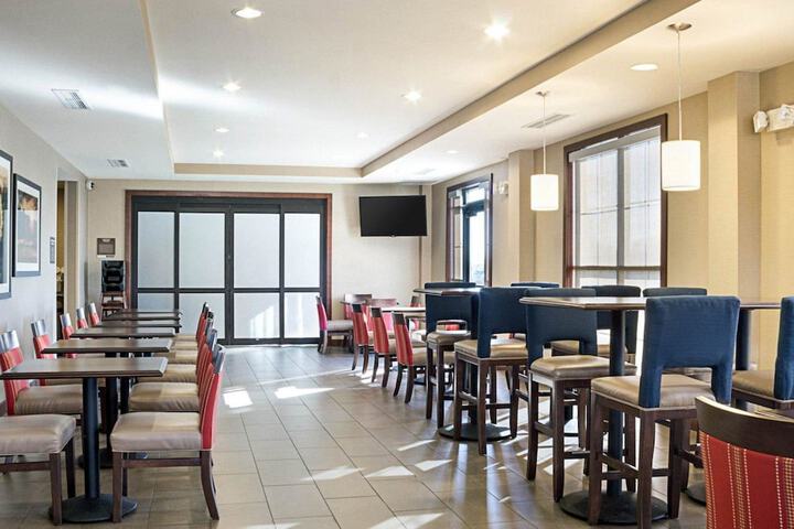 Comfort Suites Fargo Medical Center