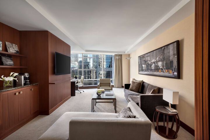 Room 43 of 68
