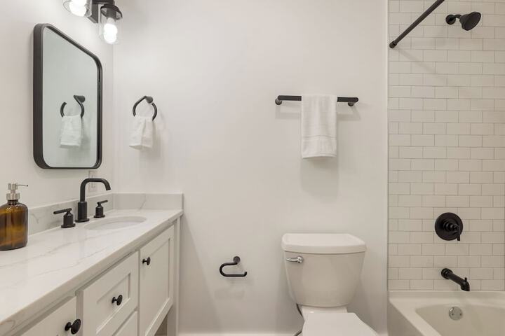 Lumie by Avantstay 5BR Ranch w / Firepit + Patio