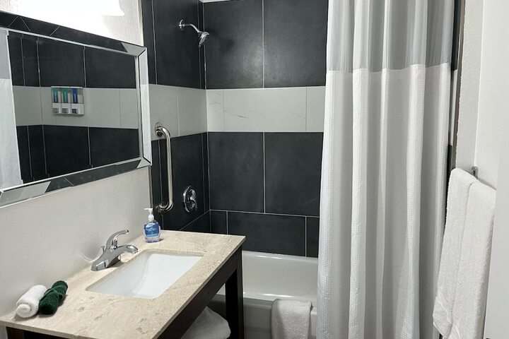 Room 47 of 86