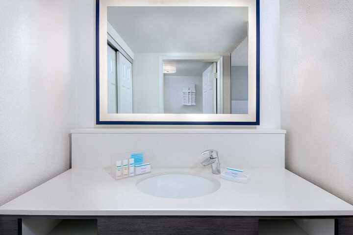 Room 14 of 48