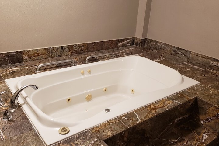 Hot Tub 29 of 29