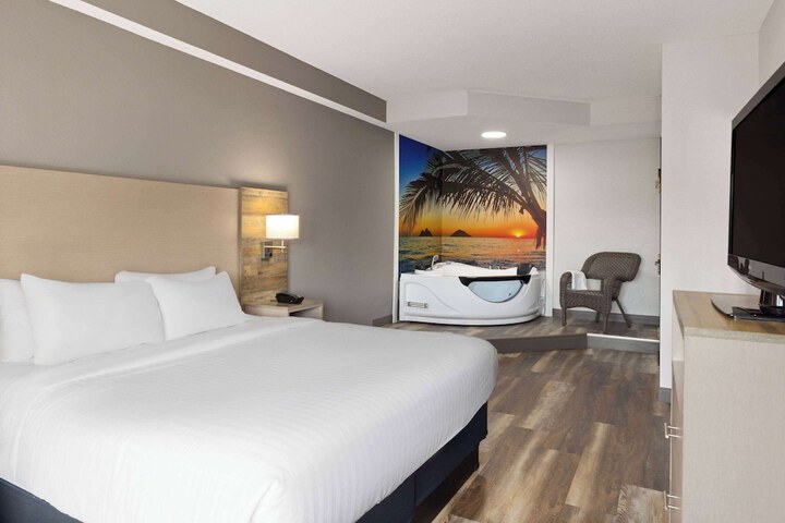 Links Bos Landen Hotel & Spa of Pella Trademark by Wyndham