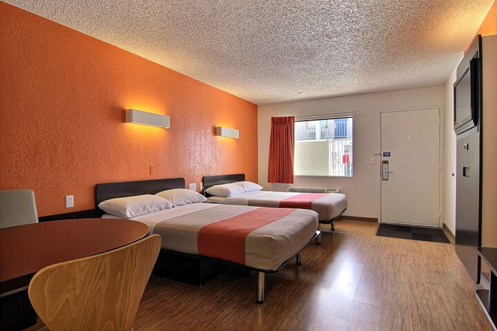 Room 21 of 29