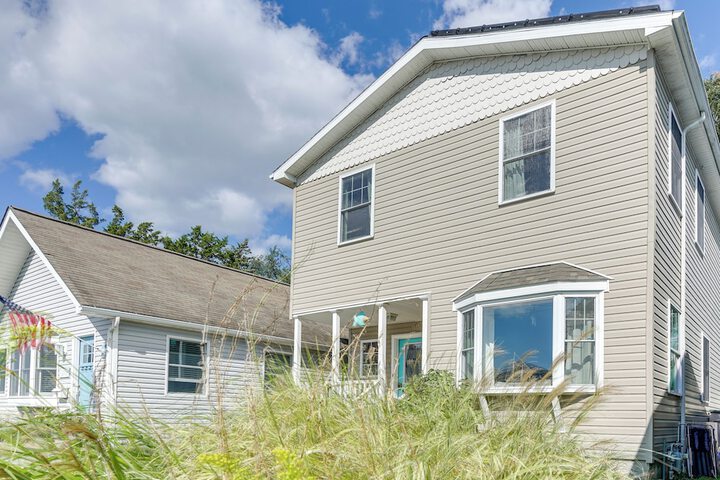 The 1818 Home w / Porch & Grill - 1 Mi to Beach!