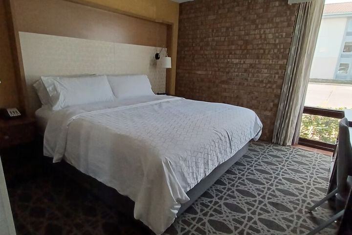 Room 13 of 31