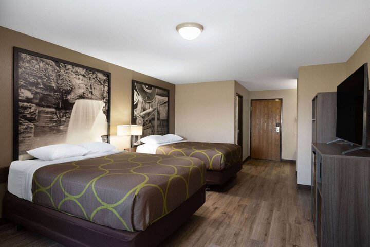 Super 8 by Wyndham Belgrade / Bozeman Airport