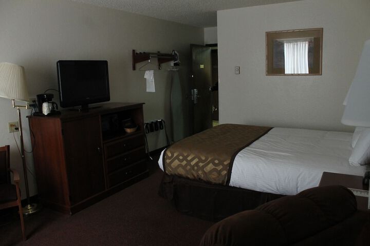 Room 11 of 12