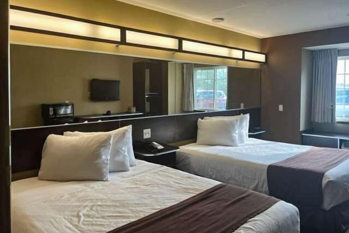 Room 22 of 37