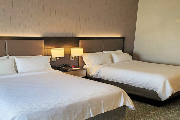 Room 27 of 43