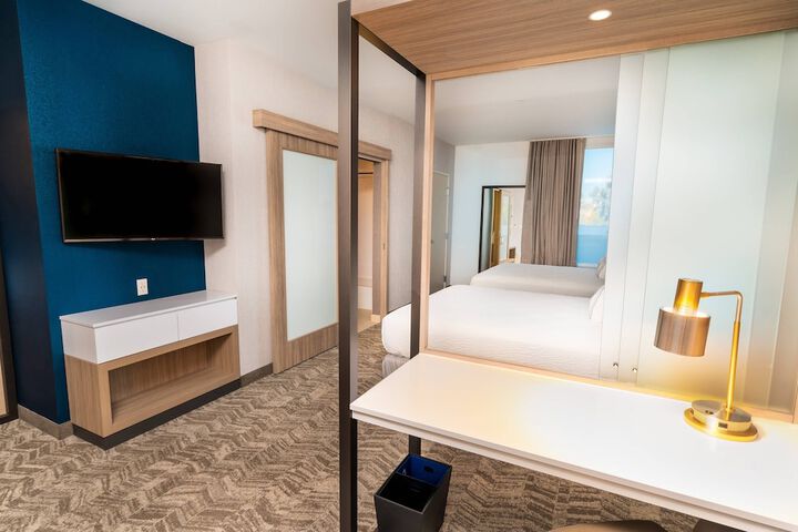 Room 19 of 34