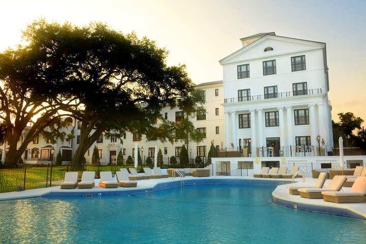 White House Hotel