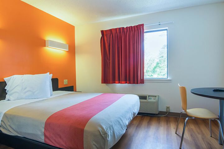 Room 17 of 40
