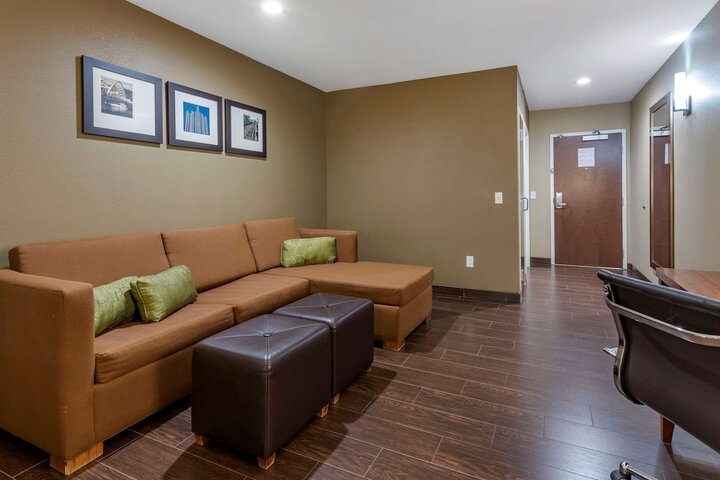 Room 13 of 39