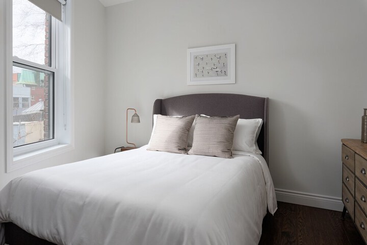 Room 18 of 25