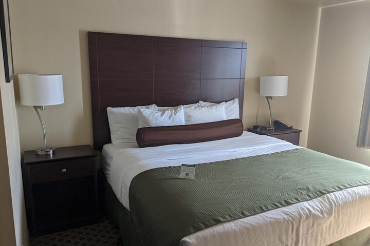 Cobblestone Inn & Suites - Winterset IA