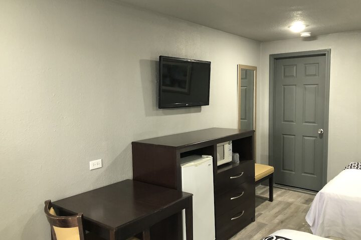 Room 10 of 20