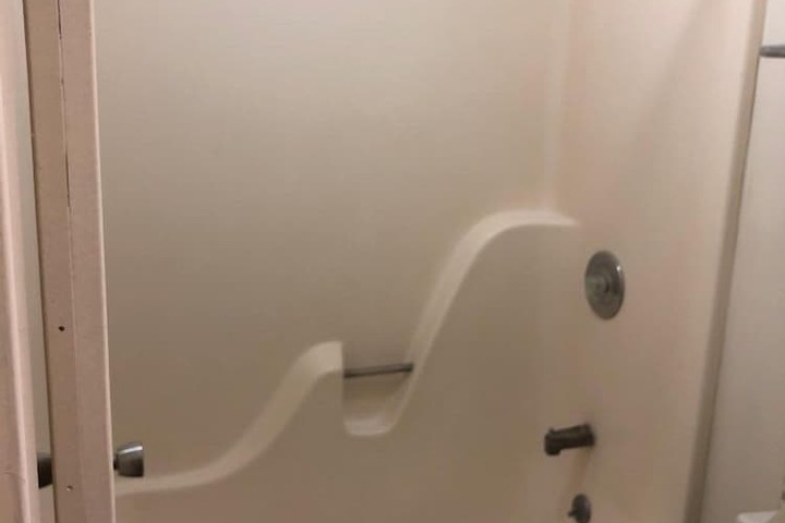 Room 5 of 8