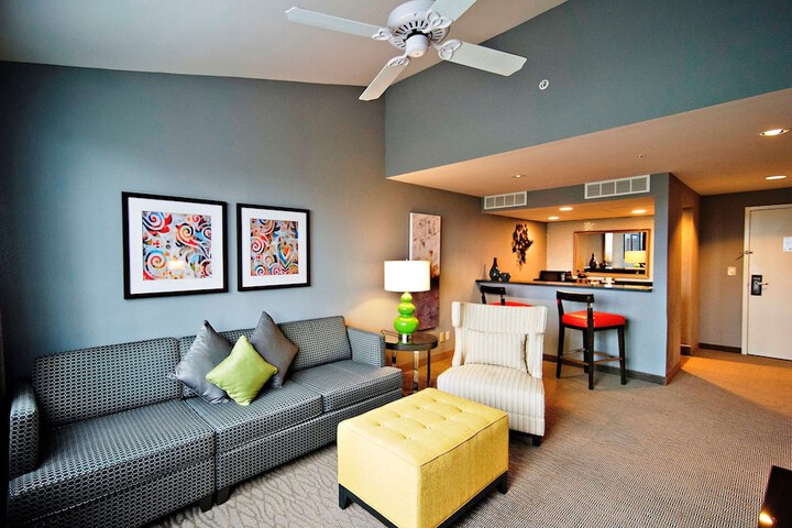 Room 15 of 28