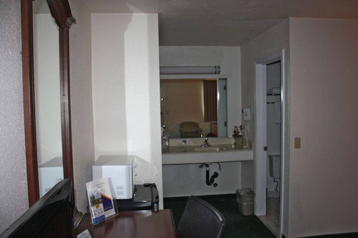 Room 35 of 37